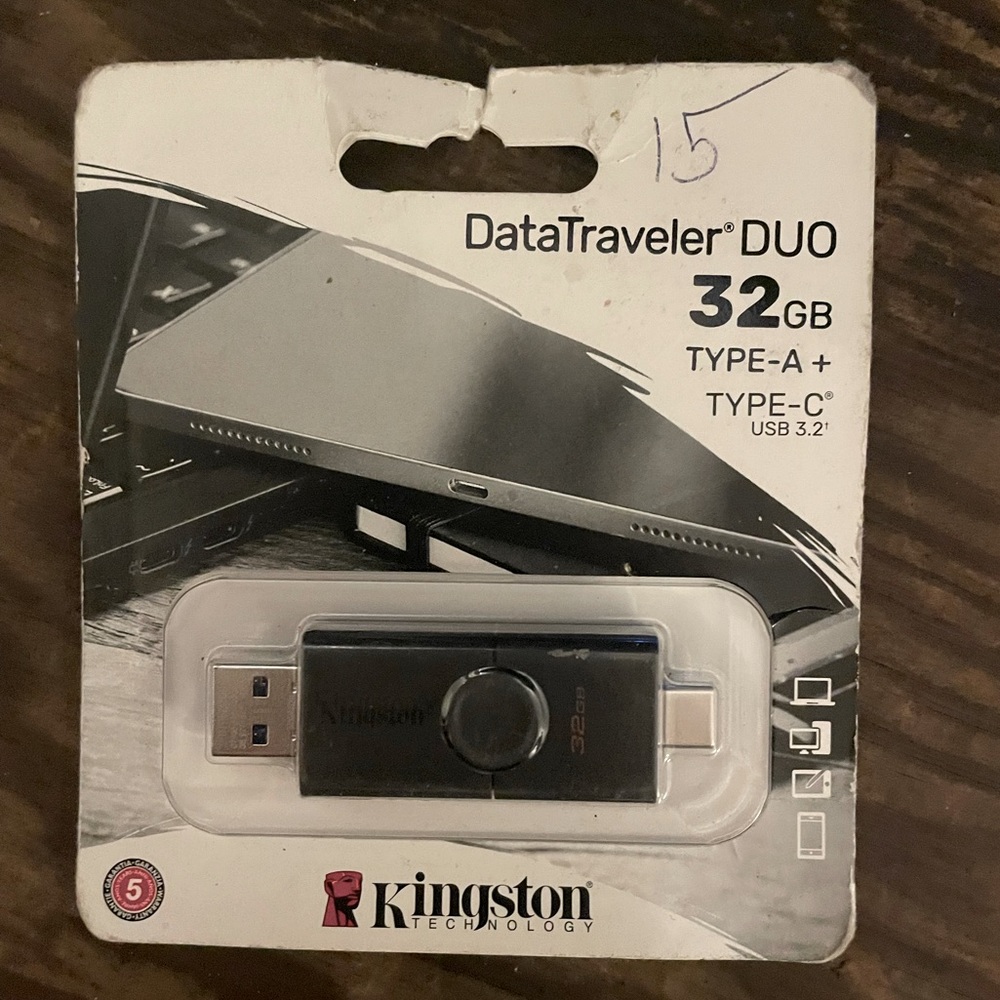 ‼️3/$33‼️ ✨💽NWT KINGSTON DATA TRAVALLER DUO 32G TYPE A & C💽✨